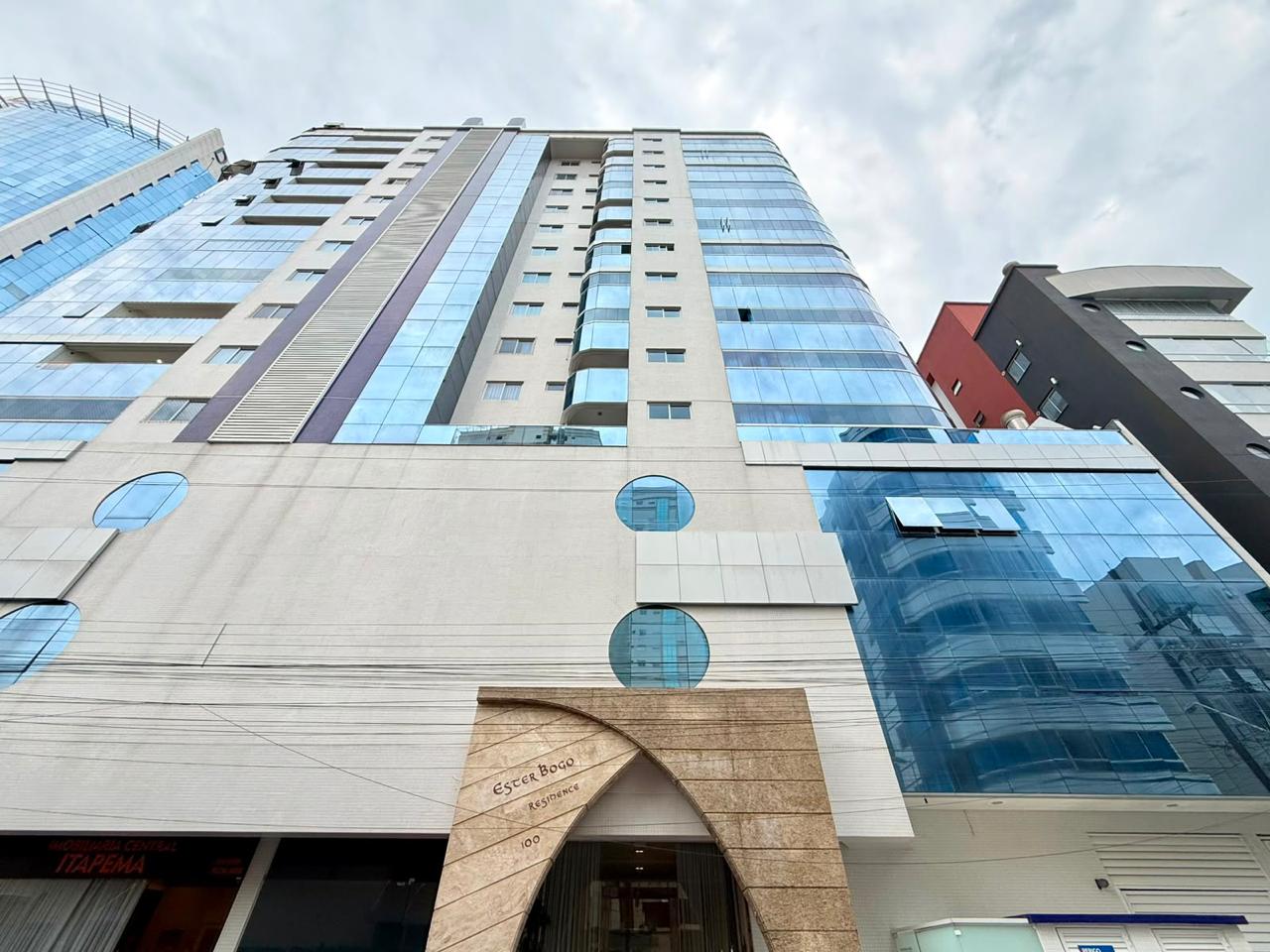 Apartamento, 3 quartos, 202 m² - Foto 2