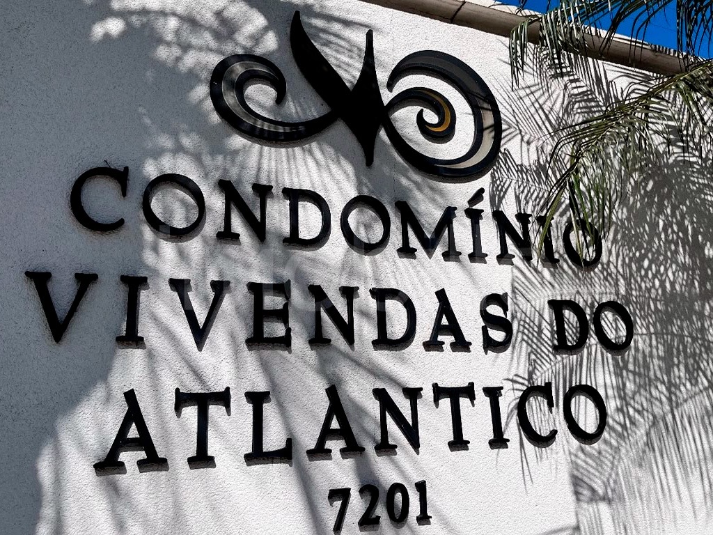  - Terreno à venda em Balneário Camboriú, Praia do Estaleiro, 525m²