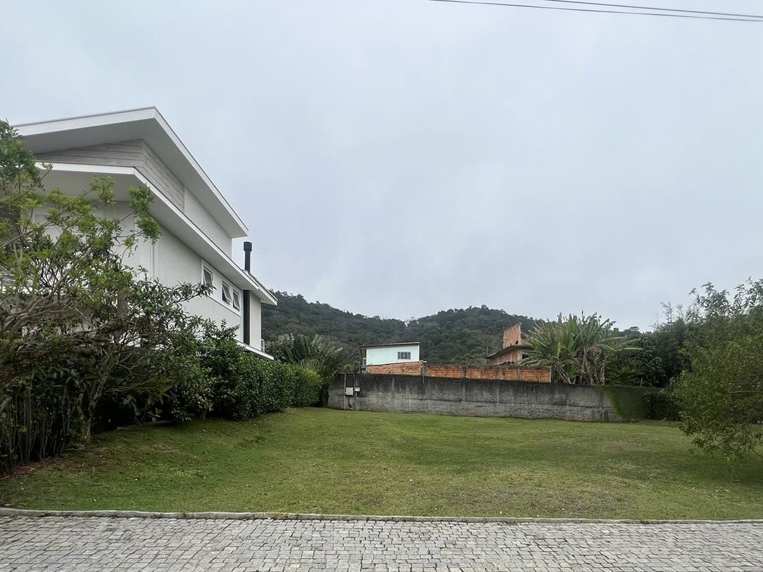  - Terreno à venda em Balneário Camboriú, Praia do Estaleiro, 525m²