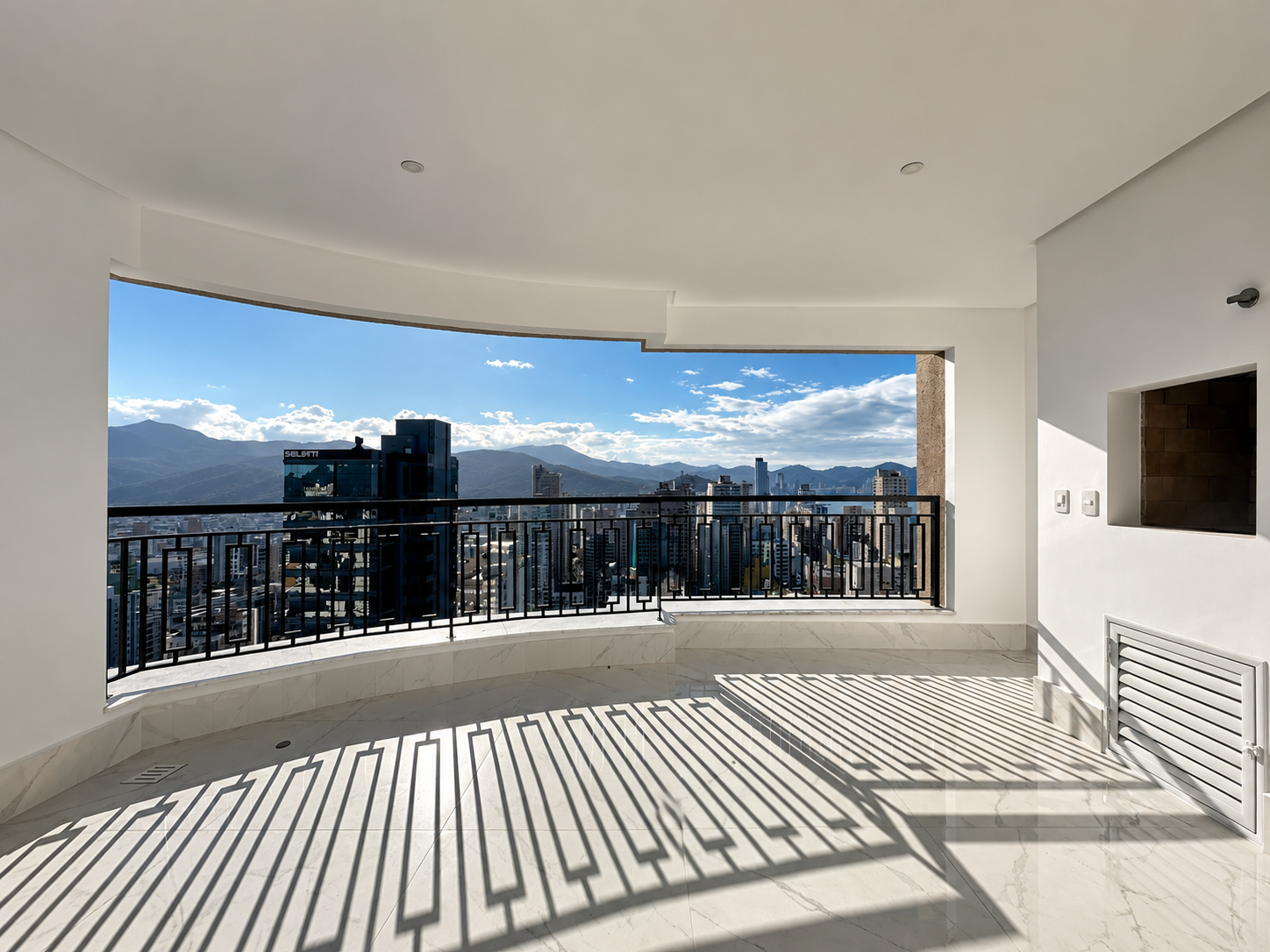 Apartamento à venda, com 4 quartos, 185m² - Invicta Itapema - Assessoria Imobiliária