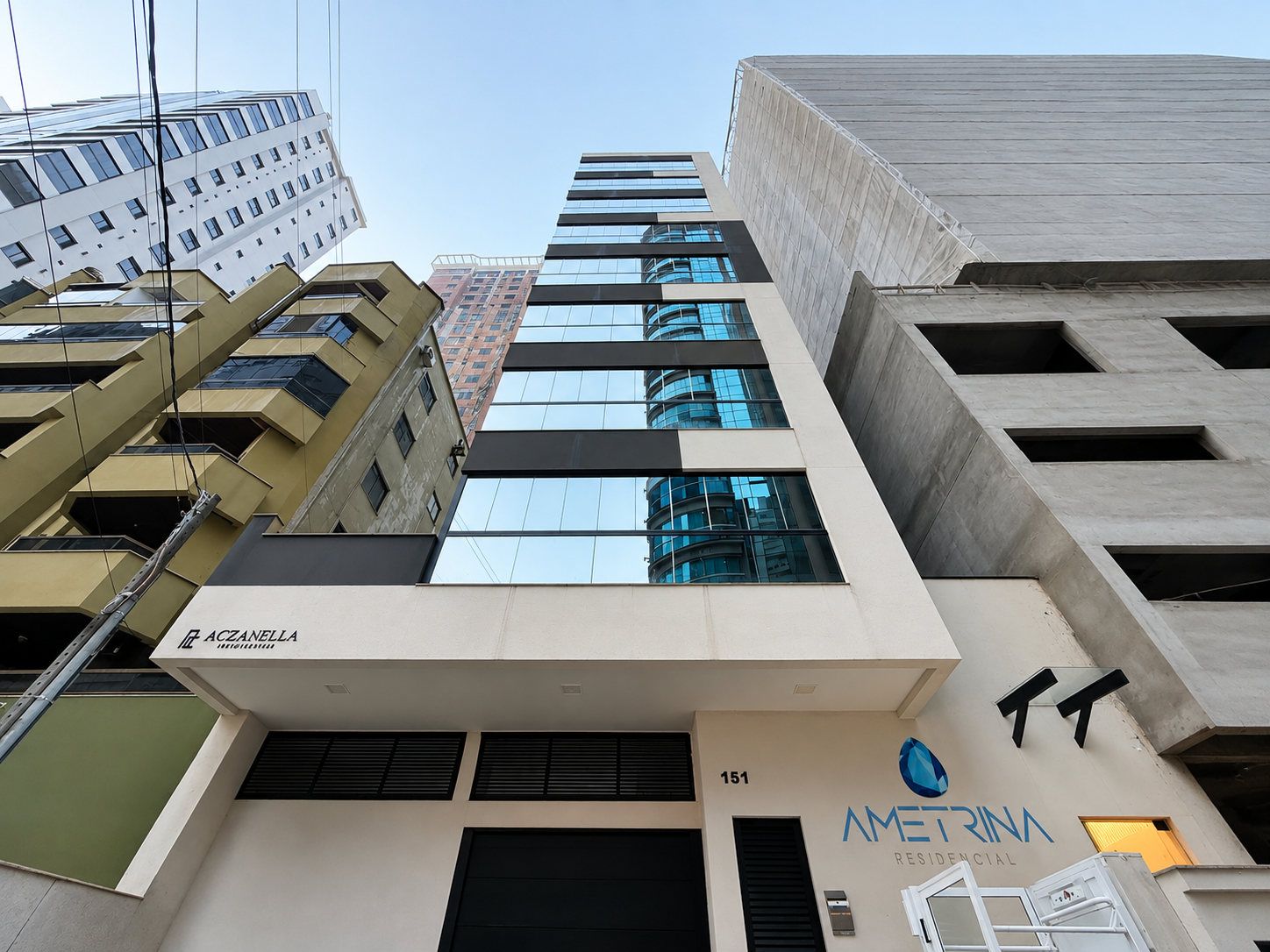 Apartamento à venda, com 3 quartos, 101m² - Invicta Itapema - Assessoria Imobiliária