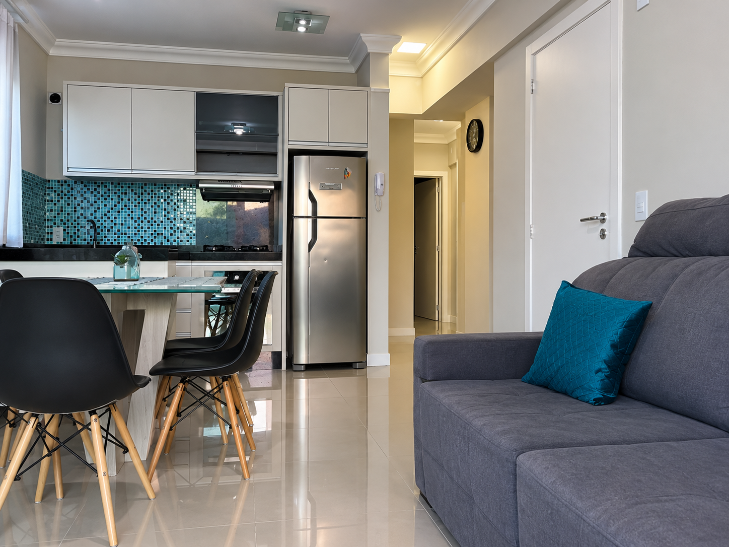  - Apartamento à venda em Itapema, Meia praia, com 2 quartos, 65m²