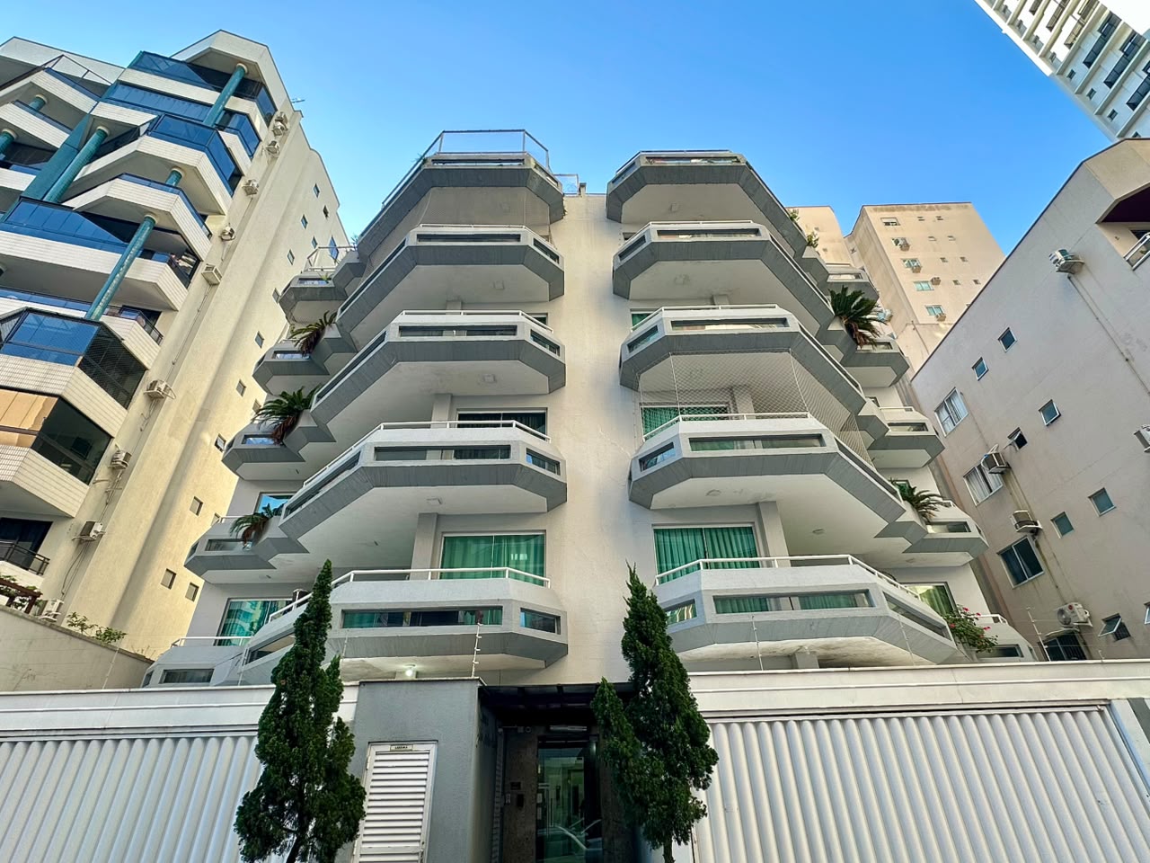 Apartamento à venda em Itapema, Meia praia, com 3 quartos, 147m² - Invicta Itapema - Assessoria Imobiliária
