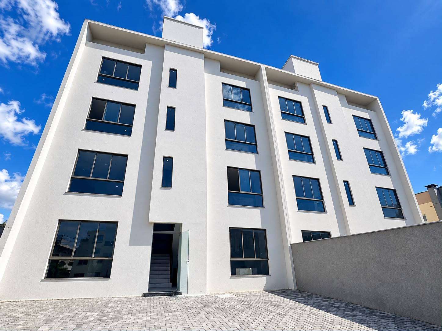 Apartamento à venda com 65m² por R$ 410.000,00 - Invicta Itapema - Assessoria Imobiliária