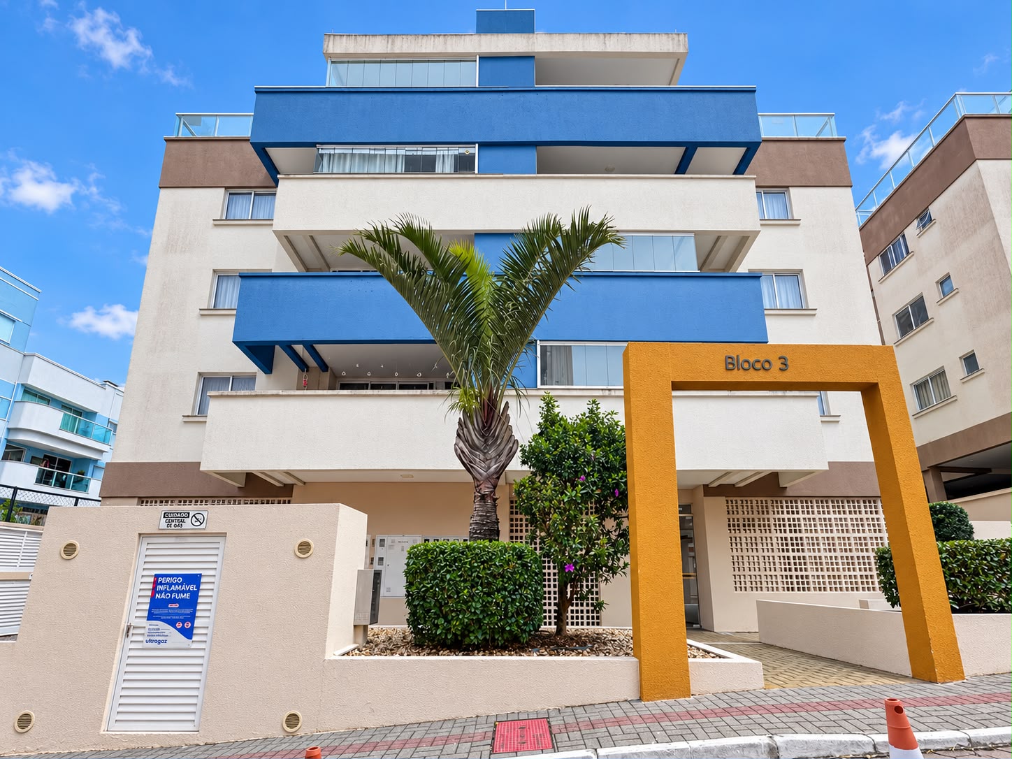 Apartamento à venda com 63m² por R$ 760.000,00 - Invicta Itapema - Assessoria Imobiliária