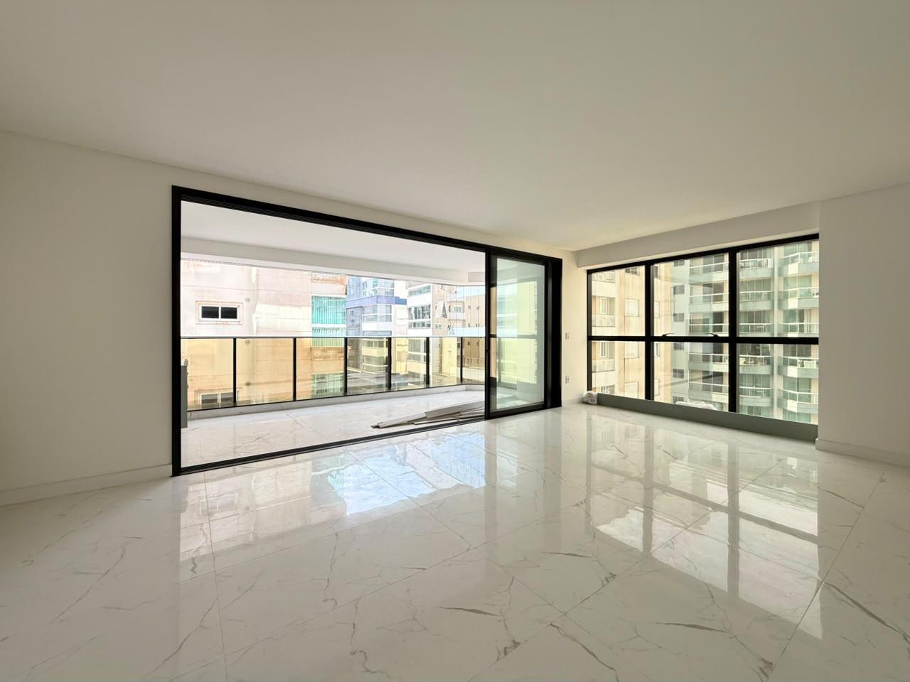  - Apartamento à venda em Itapema, Meia Praia, com 4 quartos, 160m²