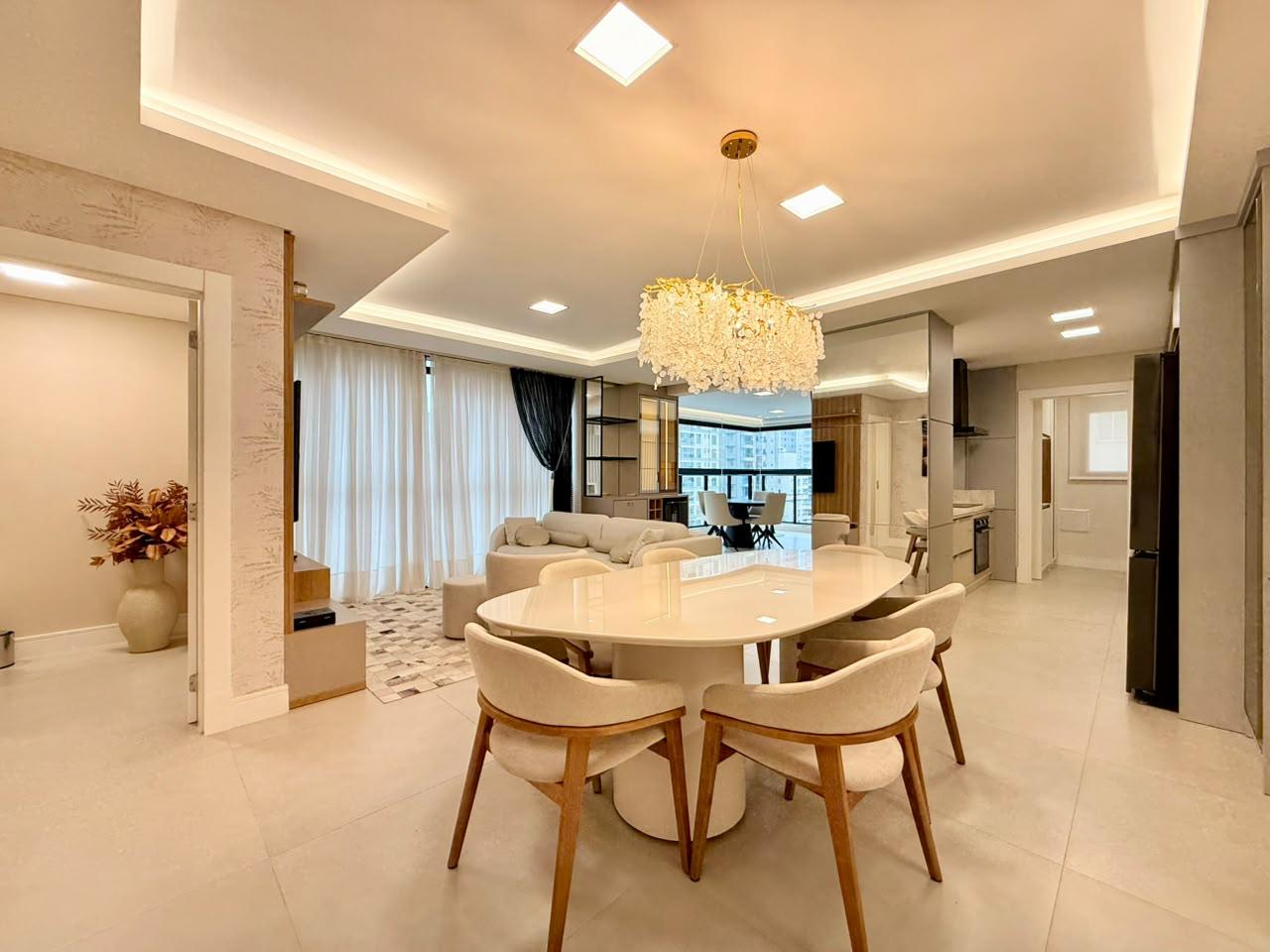Apartamento à venda em Itapema, Meia Praia, com 3 quartos, 141m² - Invicta Itapema - Assessoria Imobiliária