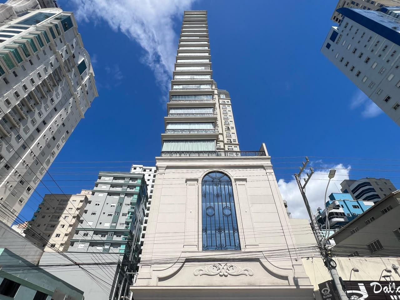 Apartamento com vista para o mar à venda com 250m² por R$ 4.800.000,00 - Invicta Itapema - Assessoria Imobiliária