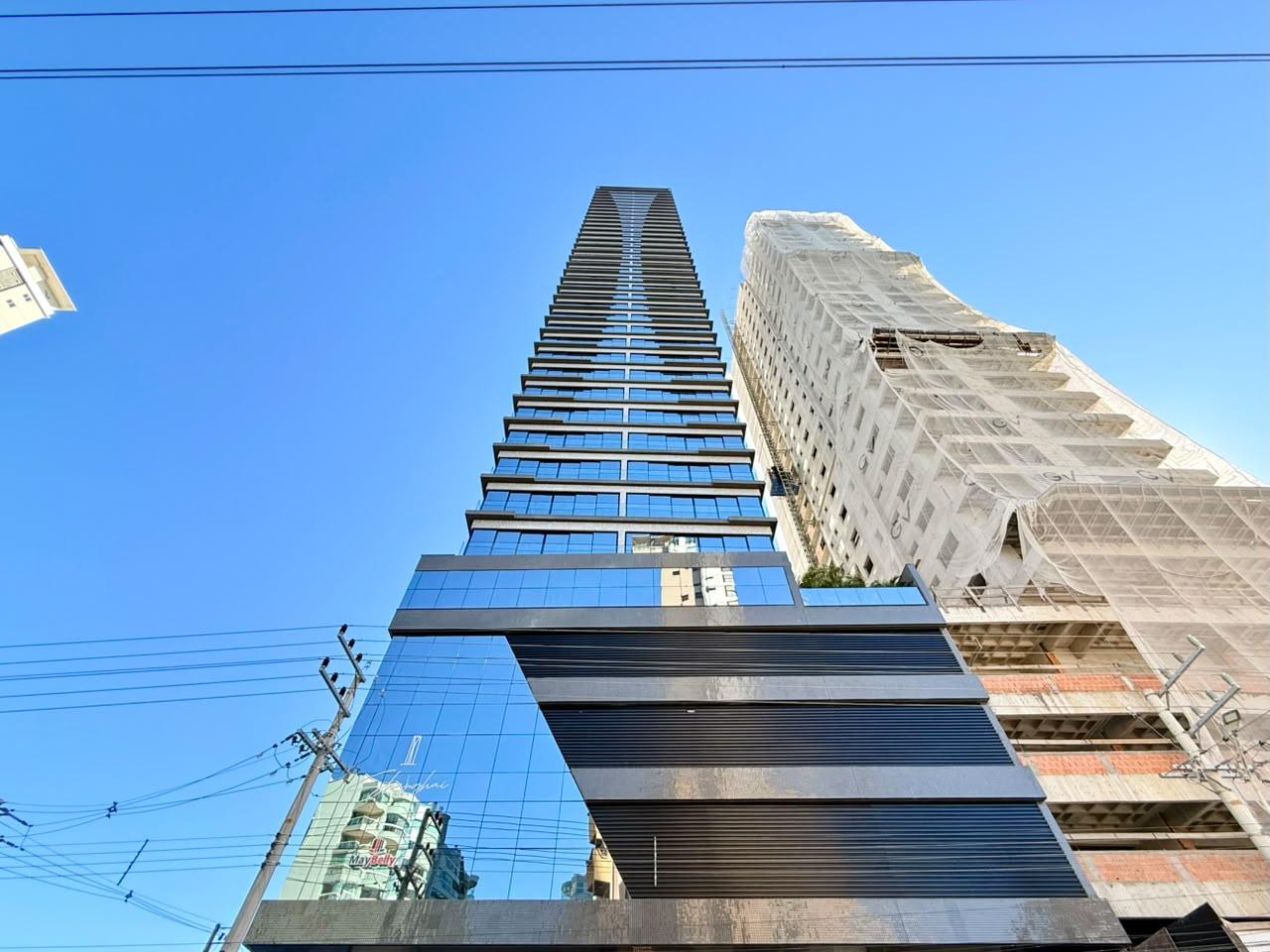 Apartamento com vista para o mar à venda com 203m² por R$ 3.500.000,00 - Invicta Itapema - Assessoria Imobiliária