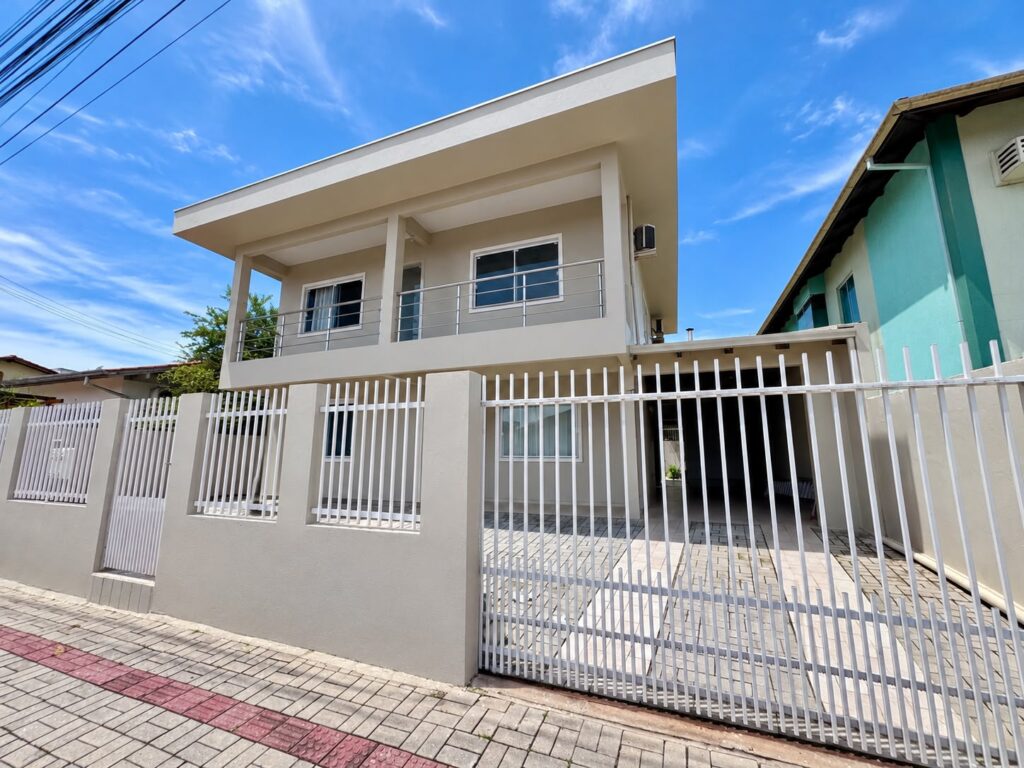 Casa, 4 quartos, 200 m² - Foto 1